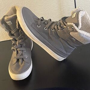 Grey Insulated HighTop Keds